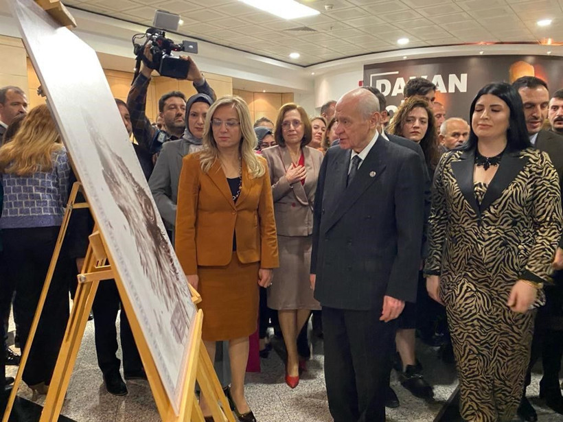 MHP lideri Bahçeli, “Yeni Yüzyılın Kara Kalem Sergisi”ne katıldı - Resim: 4