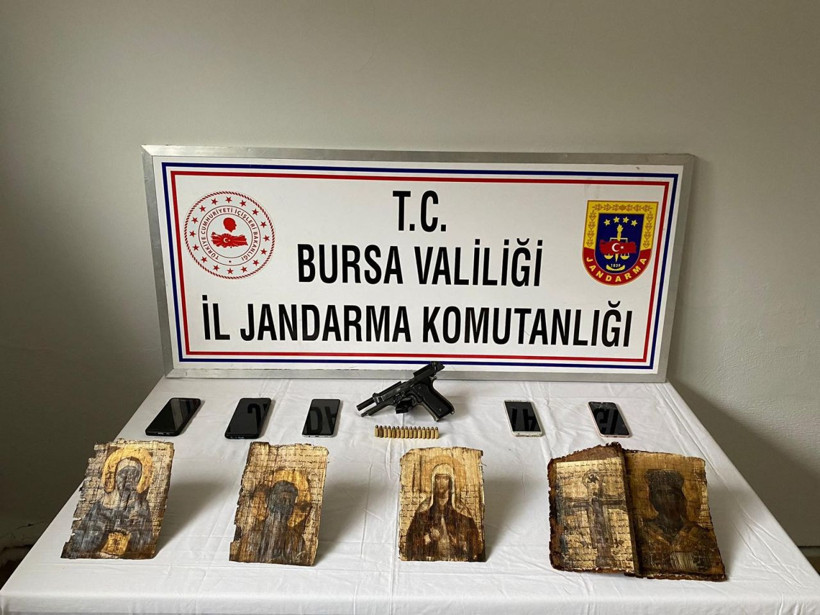 Ceylan derisine yazılı 2 bin yıllık İncil ele geçirildi, tartışma yeniden alevlendi - Resim: 2