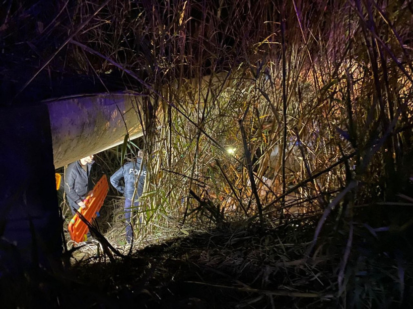 Bulmaca gibi kaza! İçerideki şoför de dışarıdaki adam nereden geldi? - Resim: 3