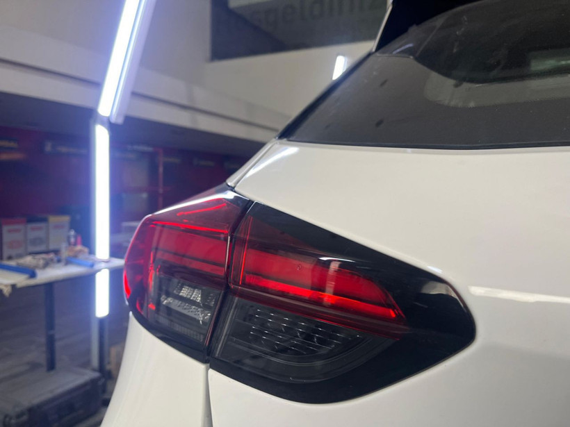 Sıfır kilometre aldığı arabada montaj hatası çıktı! Vidalı bütün parçalar hatalı! - Resim: 2