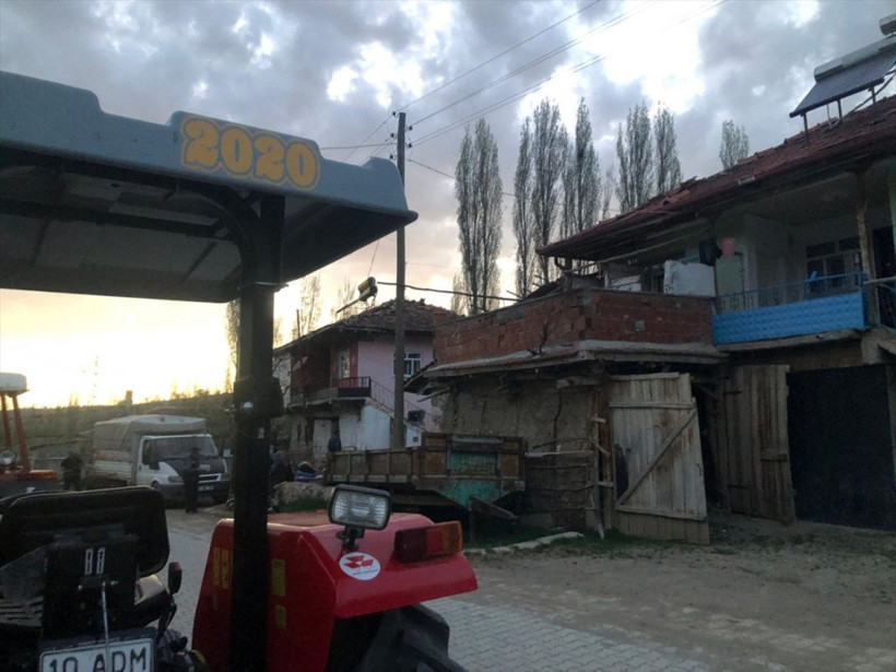 Tokat'taki deprem hasara sebep oldu! Yıkılan yapılar var... - Resim: 4