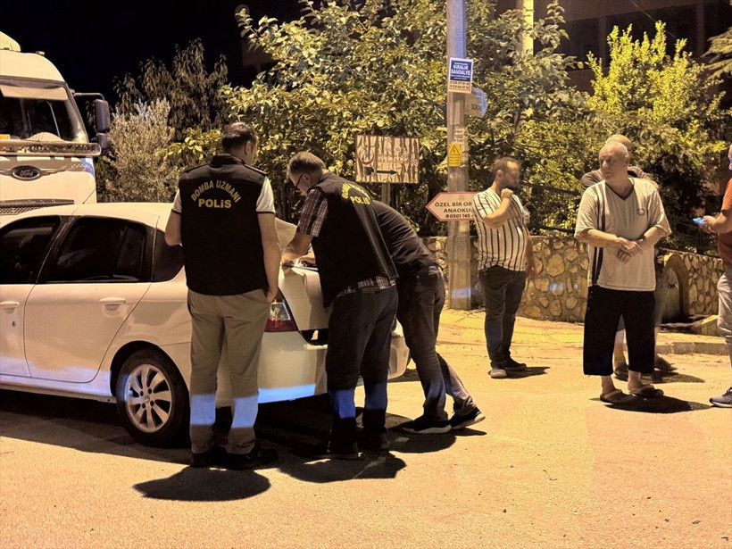 Evlat, babasını ihbar etti! Eve gelen ekipler bile inanamadı: Birinci Dünya Savaşı'ndan kalma top mermisi bulundu - Resim: 1