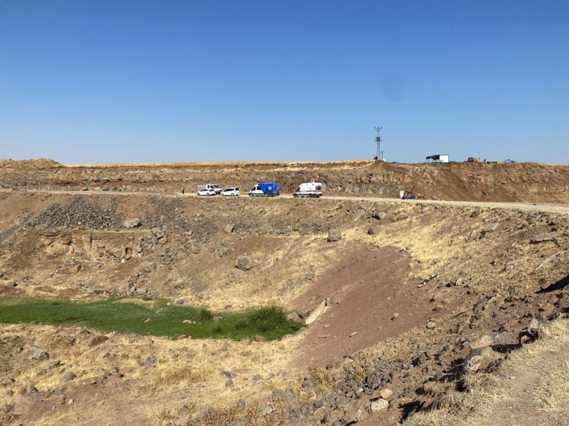 8 yaşındaki Narin kaçırıldı mı? Köy girişinde terlik bulundu, ailesi kahroldu - Resim: 3