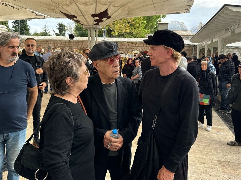 Mazhar Alanson'un kızı Eda Alanson son yolculuğuna uğurlandı - Resim: 3