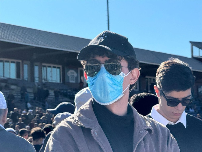 FETÖ elebaşı Fetullah Gülen'in cenaze töreni: Örgüt mensupları yüzlerini gizlemeye çalıştı - Resim: 3