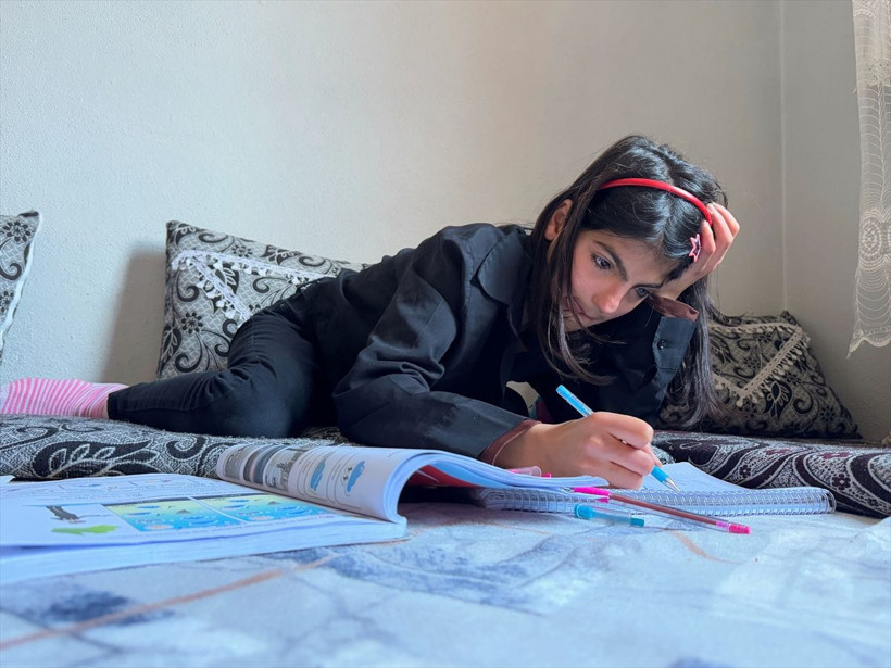 Farklı göz renkleri olan kız kardeşler görenleri şaşırtıyor - Resim: 4