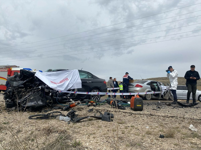 Bayram öncesi feci kaza! Ankara'da iki otomobil çarpıştı, 6 kişi hayatını kaybetti - Resim: 4