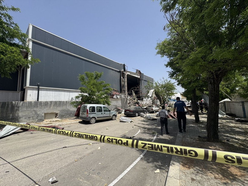 Gaziantep'te fabrikada patlama oldu! Yaralı işçiler var, görüntülere bakın - Resim: 1