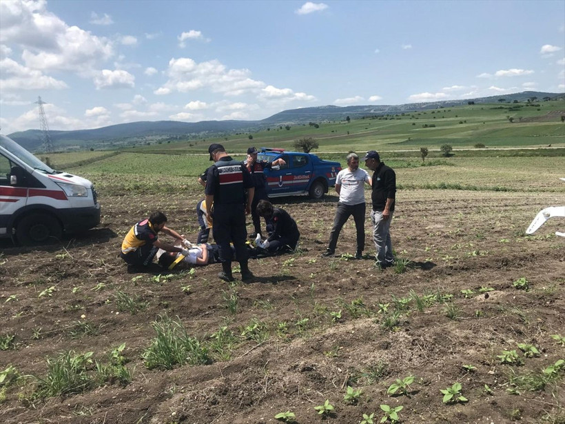 Bilecik'te eğitim uçağı tarlaya zorunlu iniş yapınca bakın ne hale geldi - Resim: 4