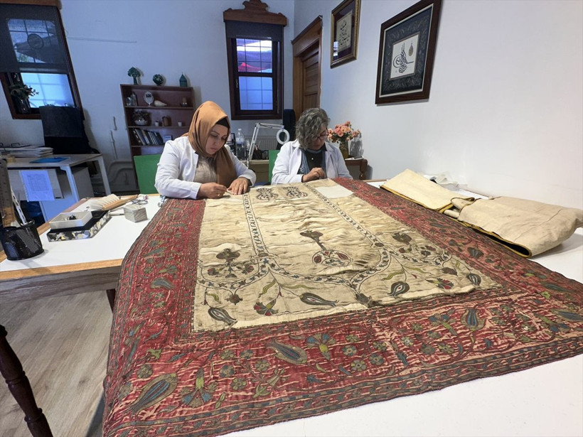 Mevlana'ya ait 19 eser özel dolaplanda saklanıyor - Resim: 2