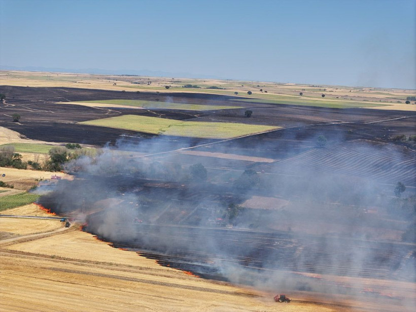 Büyük yangın! Alevler hızla yayılıyor camiden de anons yapıldı - Resim: 2