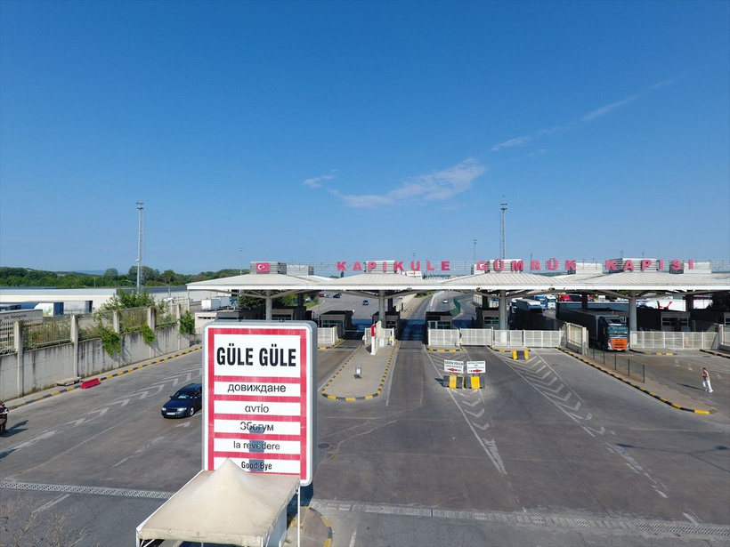 Kuyruk oluştu! Gurbetçiler tatil için Avrupa'dan Türkiye'ye dönmeye devam ediyor... - Resim: 2