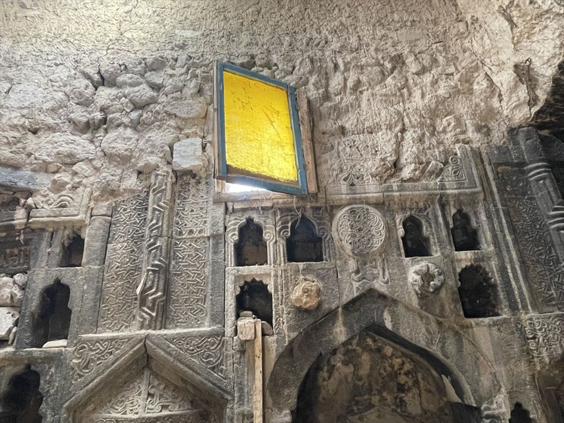 Nevşehir'de odunlukta temizlik yapılırken farkedildi 600 yıllık tarih keşfi - Resim: 4