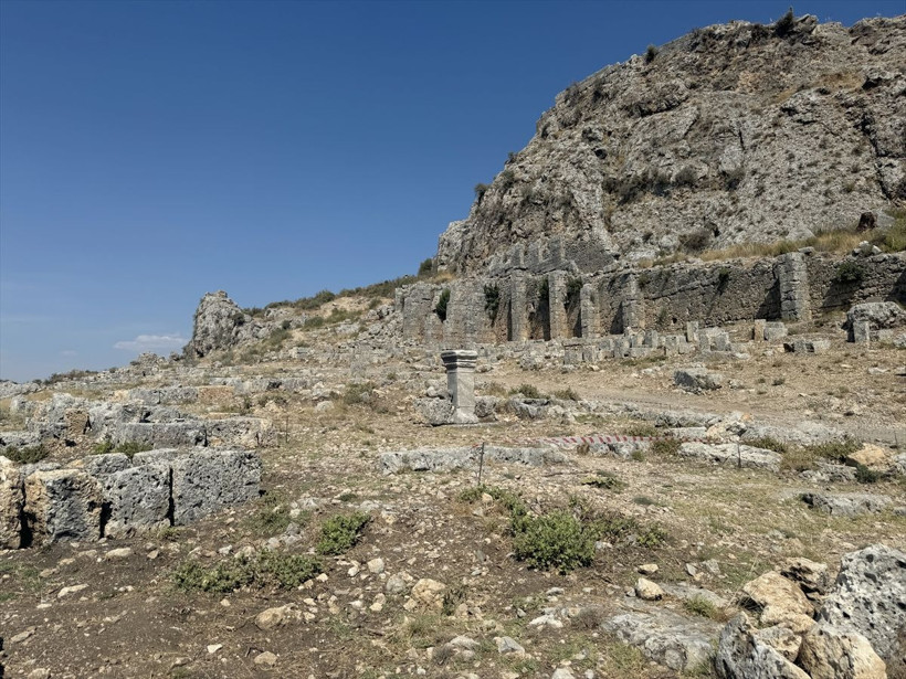 Antalya'da "Romalı kadın hayırsever Menodora"nın mezarı tespit edildi - Resim: 2