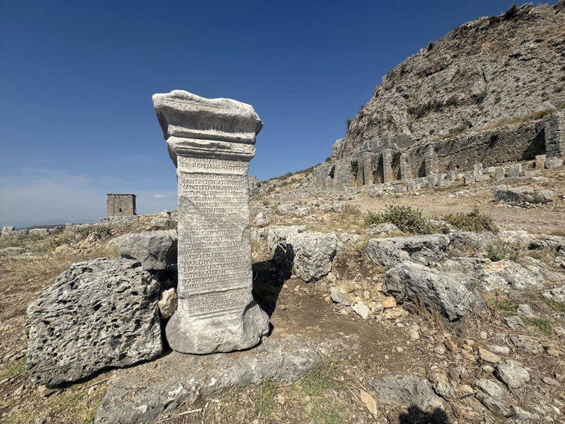 Antalya'da "Romalı kadın hayırsever Menodora"nın mezarı tespit edildi - Resim: 3