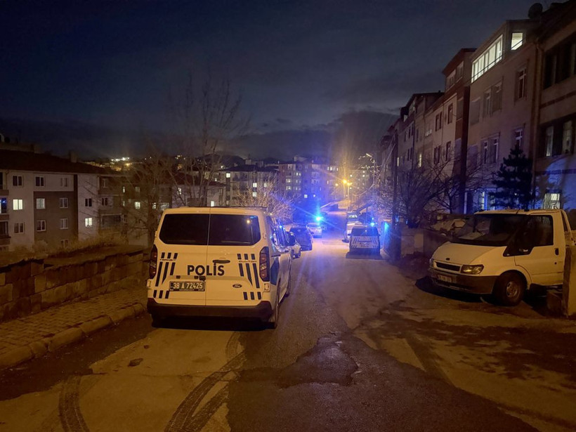 Tartıştığı erkek arkadaşını bıçaklayarak öldürdü - Resim: 2