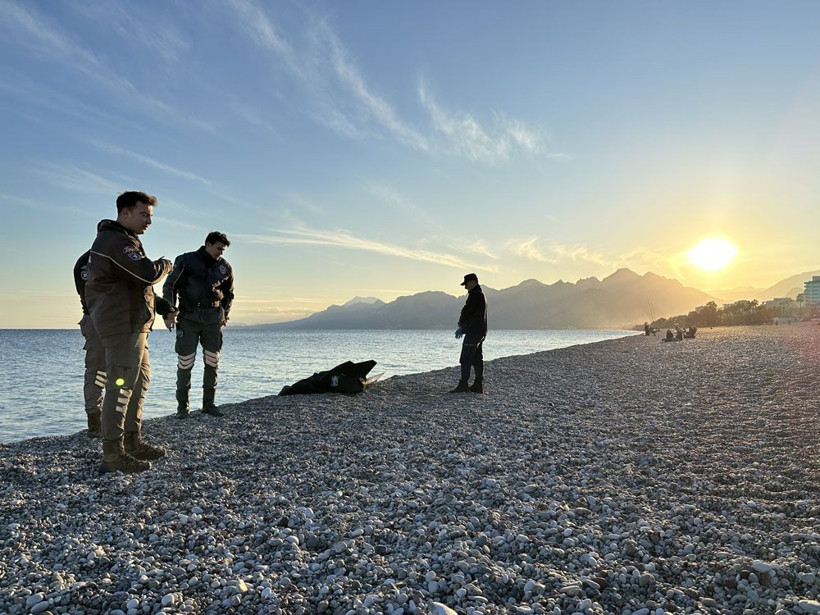 Balık tutarken oltaya takıldı! Gördü şoke oldu hemen polisi aradı - Resim: 1
