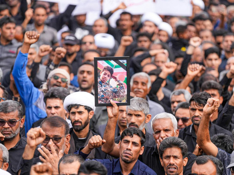 ABD-İsrail İran'da ilkokulu vurmuştu! Öğrenciler için cenaze töreni - Resim: 4