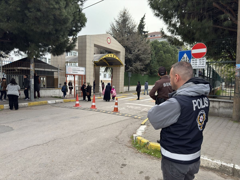Okullarda güvenlik için tedbirler yolda! Okul bahçelerine girişler... - Resim: 1