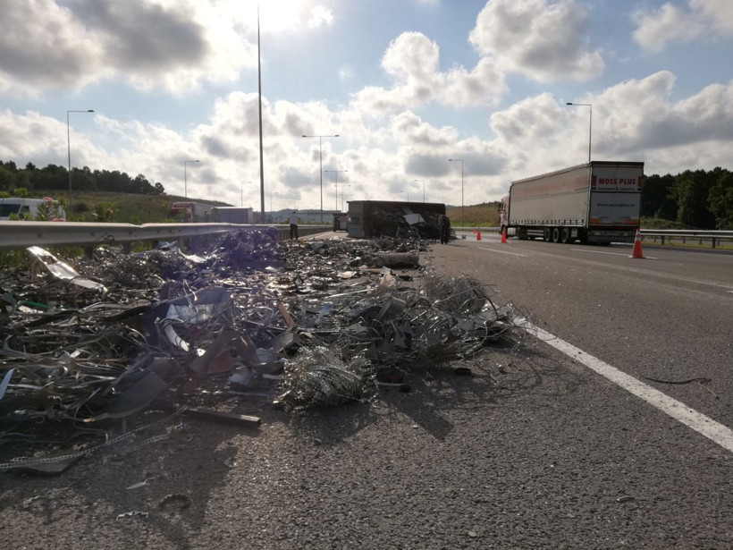 Kuzey Marmara Otoyolu'nda TIR devrildi! Ankara istikameti kapandı - Resim: 7
