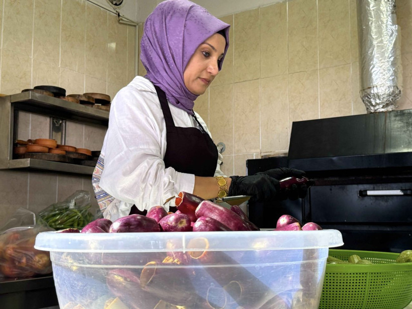 Genç kadının biri mavi diğeri kahverengi olan gözleri görenleri şaşırtıyor! 'Vanlı mısınız' diye soruyorlar - Resim: 7