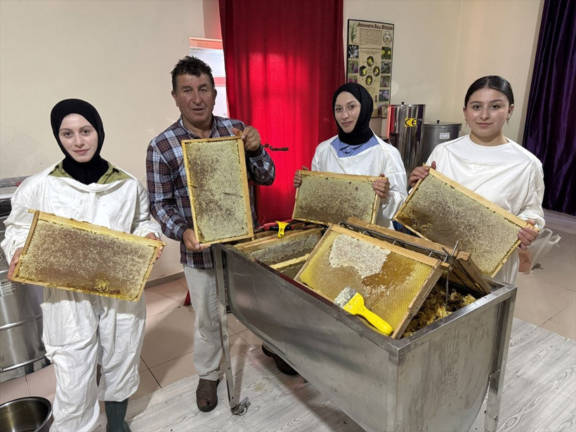 Ardahan'da bal sağımı başladı bu sezon kovanlar doldu taştı - Resim: 8