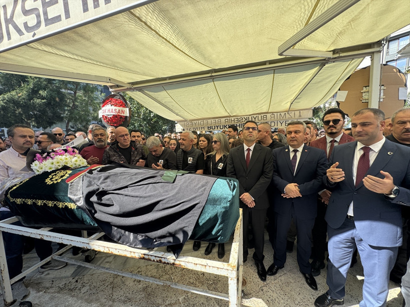 İzmir'i sarsan olay! Avukat Özge Penbegül'e cübbeli veda: Cenazede gözyaşları sel oldu - Resim: 3