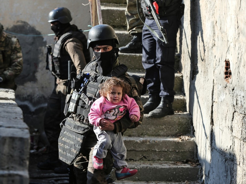 Mehmetçik duvara öyle bir ayet yazdı ki... - Resim: 1