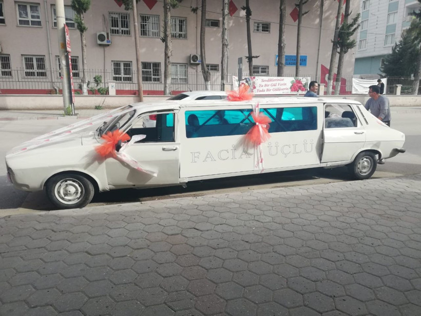Osmaniyeli gencin olay gelin arabası! Eski model otomobili limuzin yaptı - Resim: 2