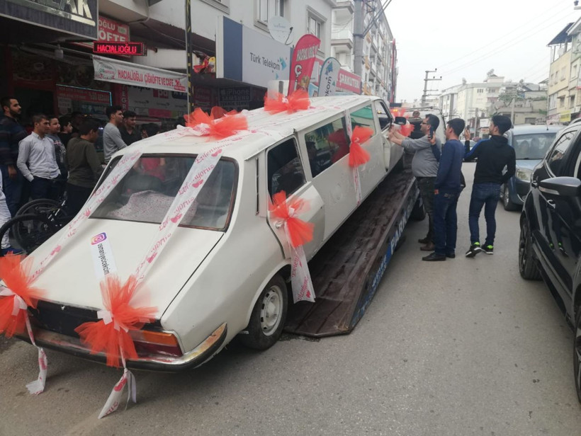 Osmaniyeli gencin olay gelin arabası! Eski model otomobili limuzin yaptı - Resim: 3
