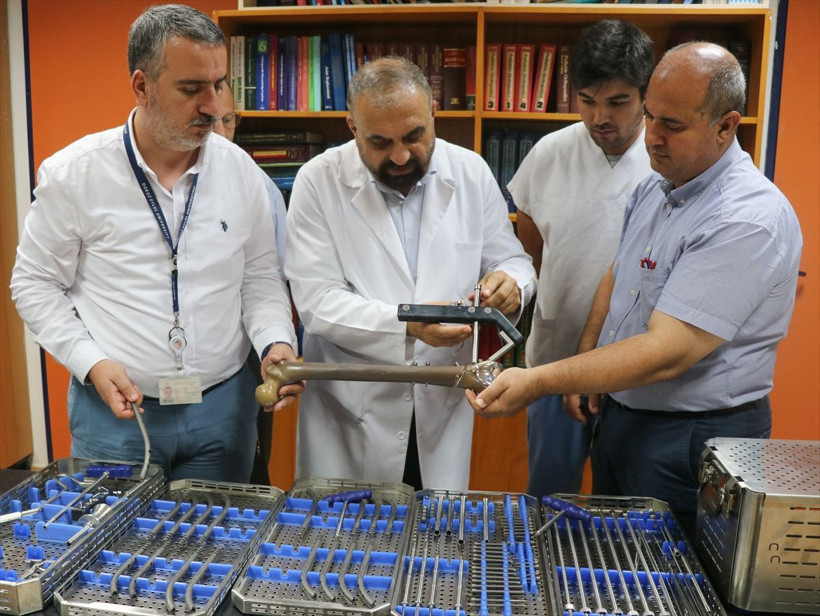 Dokuz Eylül Üniversitesi Ortopedi ve Travmatoloji Ana Bilim Dalı'nda kırık tedavileri için yerli çivi üretildi - Resim: 2