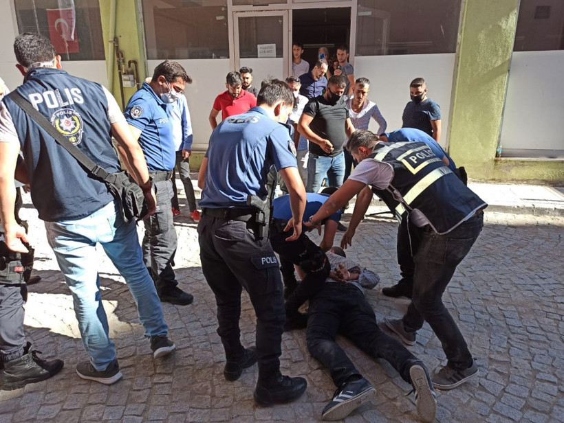 Çorum'da bankta oturan kızlara cinsel organını gösterdi! 'Öldürün beni' dedi - Resim: 2