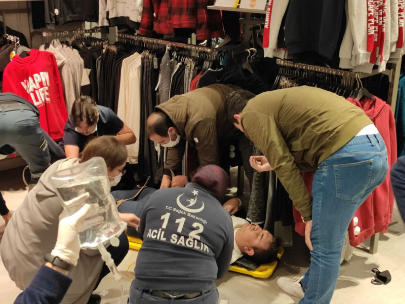 Afyon'da AVM'de korku dolu dakikalar! Çantadaki silah patladı bir kişi yaralandı - Resim: 4