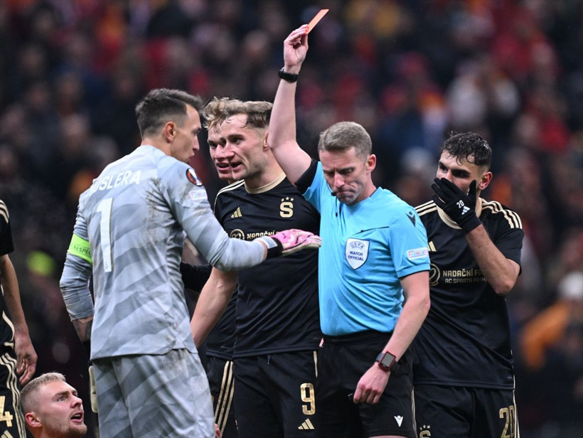 Galatasaray'da büyük ayrılık yaşanabilir! Muslera'nın yeni adresini duyurdular! Anlaşma şartları bile belli... - Resim: 3