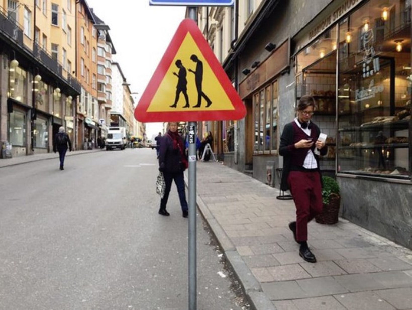 Cepli yayalar için özel tabela - Resim: 3