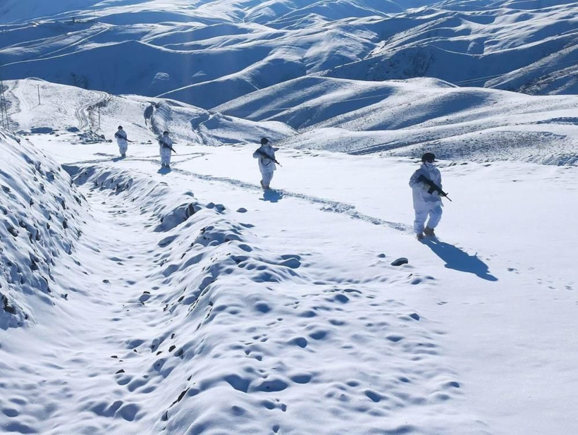 Bakanlıktan terörle mücadele paylaşımı: Mehmetçik zorlu kış şartlarında görevinin başında! - Resim: 3