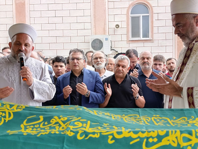 Gazeteci Cem Küçük'ün babasının cenazesi, Giresun'da toprağa verildi - Resim: 1