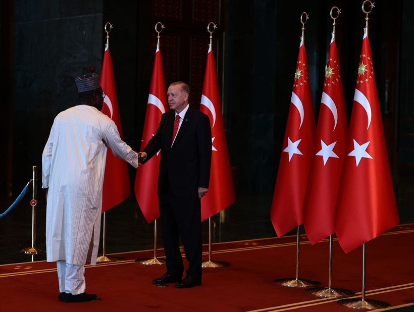 Erdoğan, Külliye'de tebrikleri kabul etti; Atatürk'ün akrabaları ilk kez törende - Resim: 3
