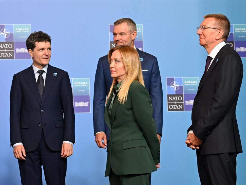 Tarihi NATO Zirvesi'nde ikinci gün! Aile fotoğrafı çekildi - Resim: 3