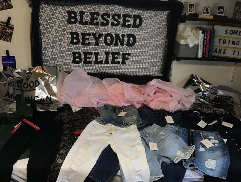 Khloe Kardashian'dan hayranına sürpriz hediye - Resim: 4