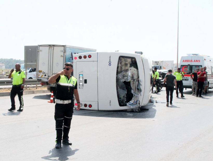Antalya'da midibüs devrildi! Çok sayıda yaralı turist var - Resim: 3