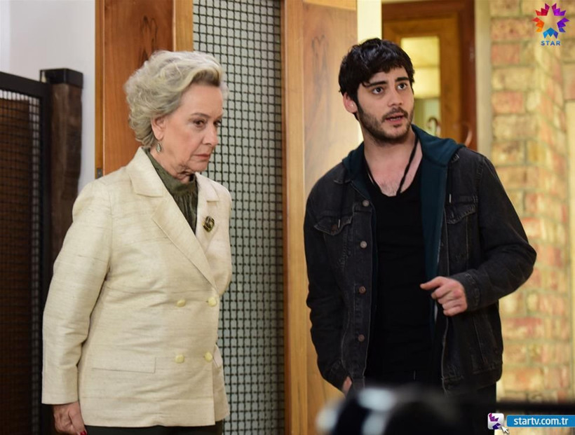 Seksi sevgilisi olay oldu! Kardeş Çocukları'ndaki Berkay Hardal yakalandı - Resim: 3