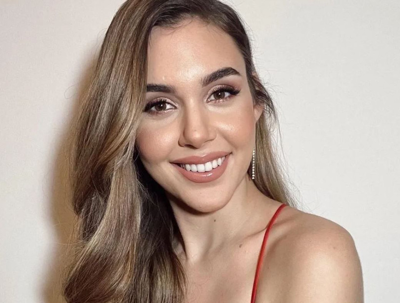 Berfu Yenenler'e 'çakma' ayakkabı şoku! Ünlü modacının diline düştü - Resim: 1