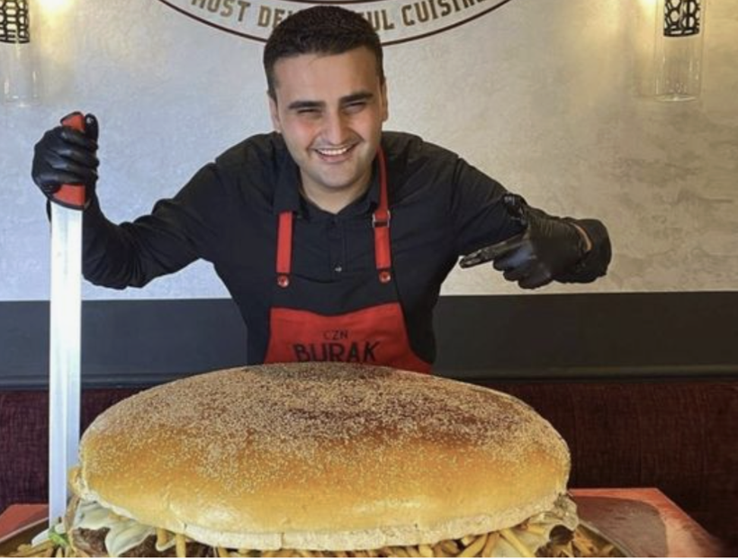 CZN Burak ve babasının 5 yıl hapsi isteniyordu! Beraat kararı çıktı - Resim: 1