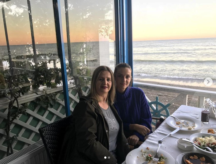 Sen Anlat Karadeniz’in Nefes’i İrem Helvacıoğlu’nun anne ve babası - Resim: 3