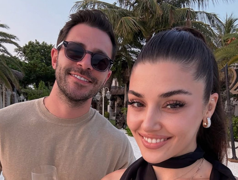 Hande Erçel sevgilisi Hakan Sabancı ile poz verip paylaştı! Güzel oyuncu siyahlar içinde göz kamaştırdı - Resim: 3