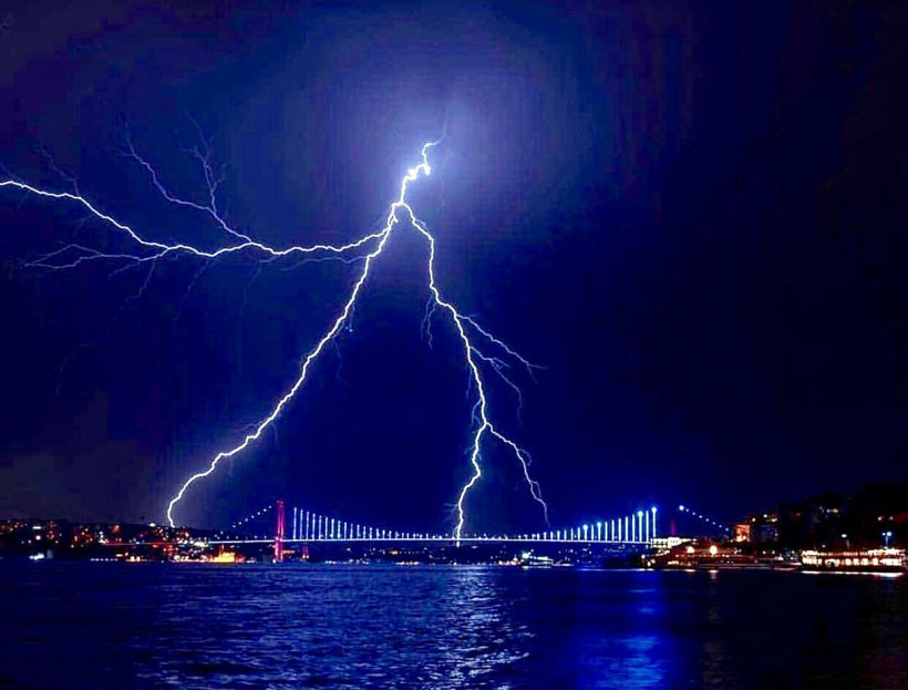 İstanbul'da dakikada 65 şimşek çaktı! Prof. Dr Orhan Şen o şimşeklerin sırrını açıkladı - Resim: 2