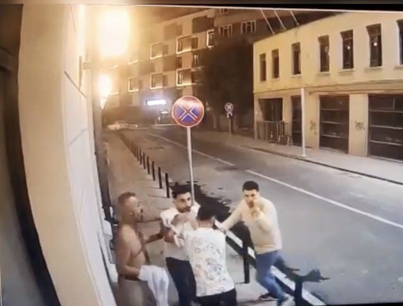  İstanbul’da vale dehşeti! Aracını vermeyen gruba demir sopalarla saldırdılar! O anlar kamerada - Resim: 2