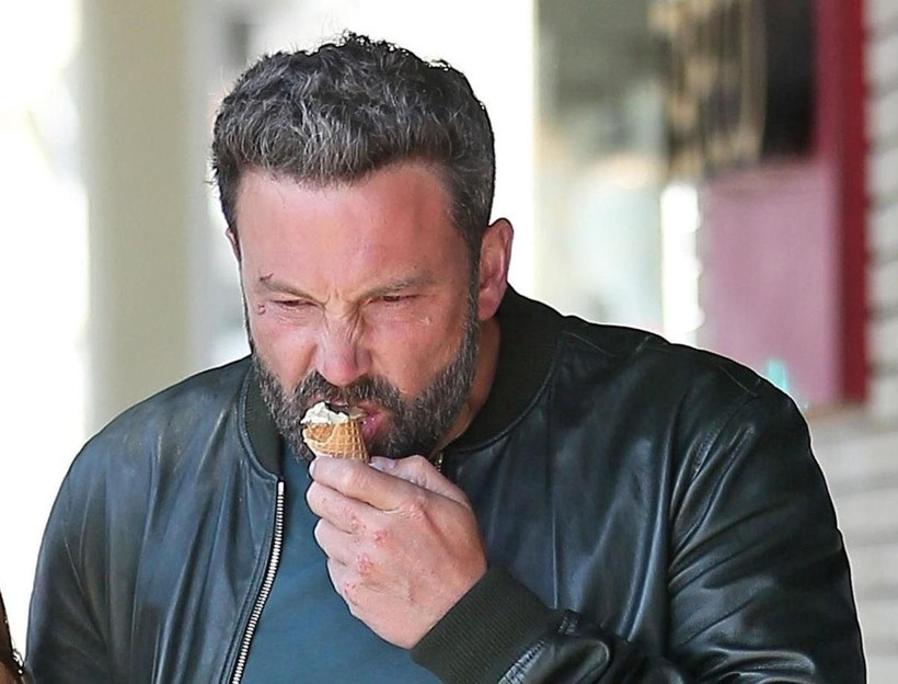 Ben Affleck Jennifer Garner’dan ayrıldı! Soluğu çöpçatanlık uygulamasında aldı - Resim: 2