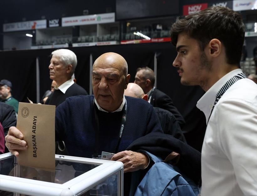 Beşiktaş'ta isyan çıktı! Başkan adaları 'rezalet' deyip delegelerden sabır istedi yeni başkan kim olacak? - Resim: 1
